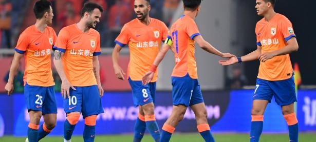 1xbet体育网站-沙尔克锋员状态回勇，球队备战下轮比赛