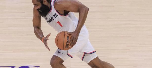 1xbet体育网站-包含森林狼遭快船绝杀，落后优势被逆转无奈失利的词条